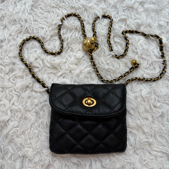 Black Quilted Crossbody Bag - Picture 5 of 6